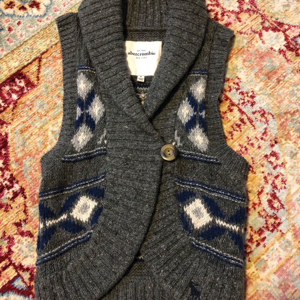 Abercrombie cardigan vest!